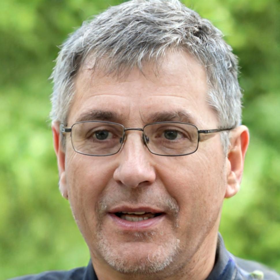Carlos Mendoza, ingeniero transformado financieramente